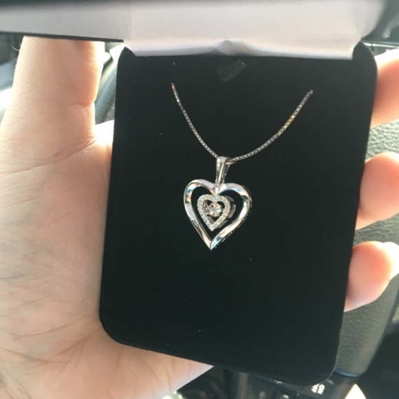 Kay Jewelers Floating Heart Necklace 